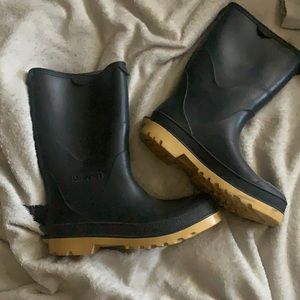 Lands End rain boots